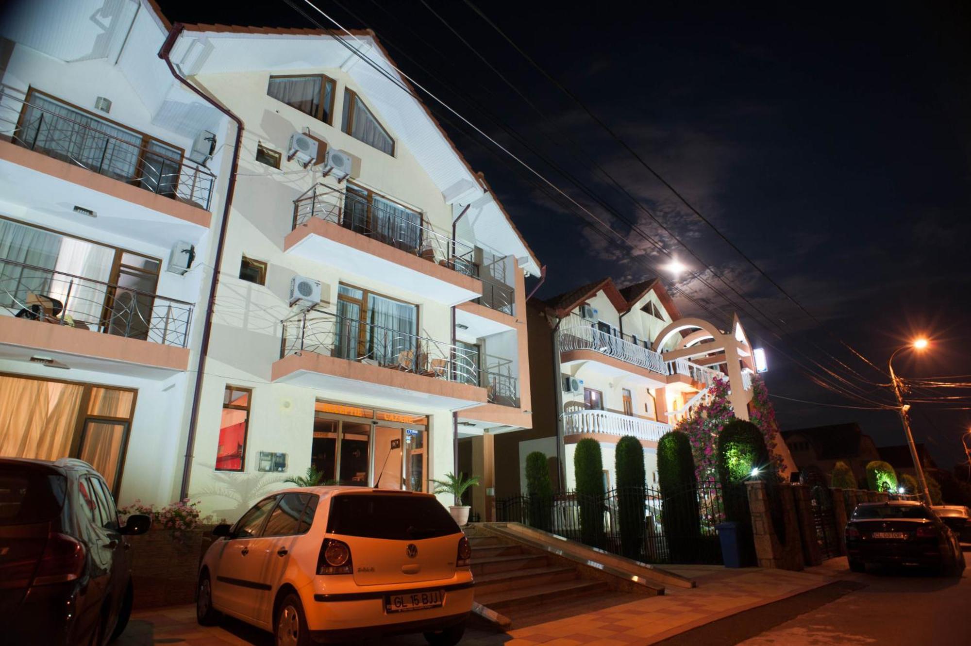 Complex Marinn كوستِنيست المظهر الخارجي الصورة