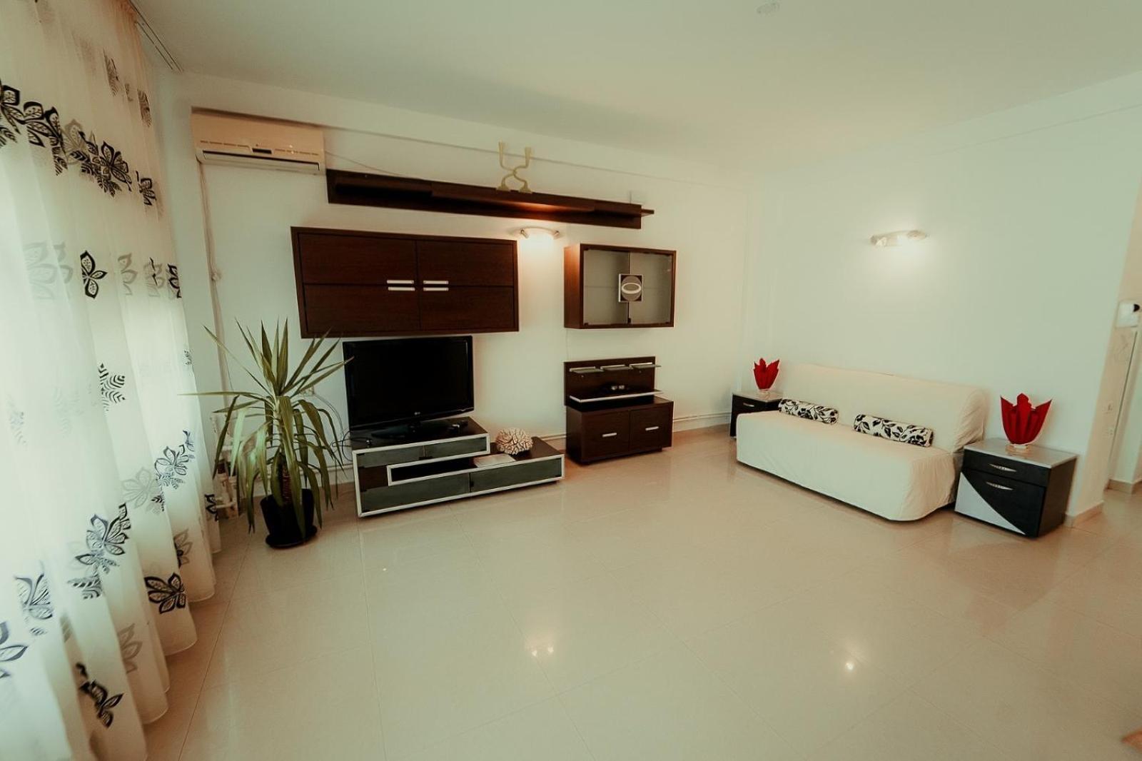 Complex Marinn كوستِنيست المظهر الخارجي الصورة